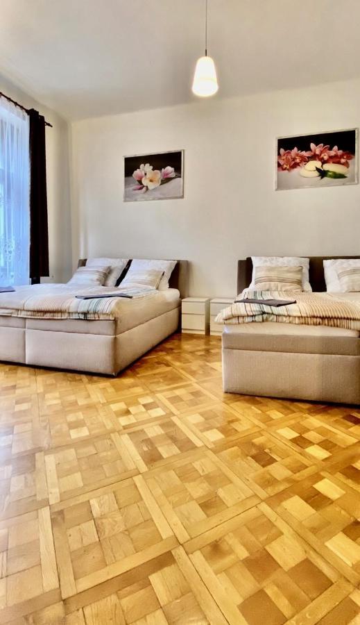 Spacious Cozy Apartments In Centre Prag Dış mekan fotoğraf