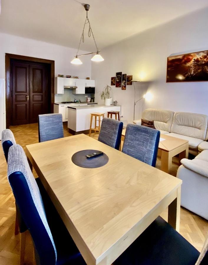 Spacious Cozy Apartments In Centre Prag Dış mekan fotoğraf