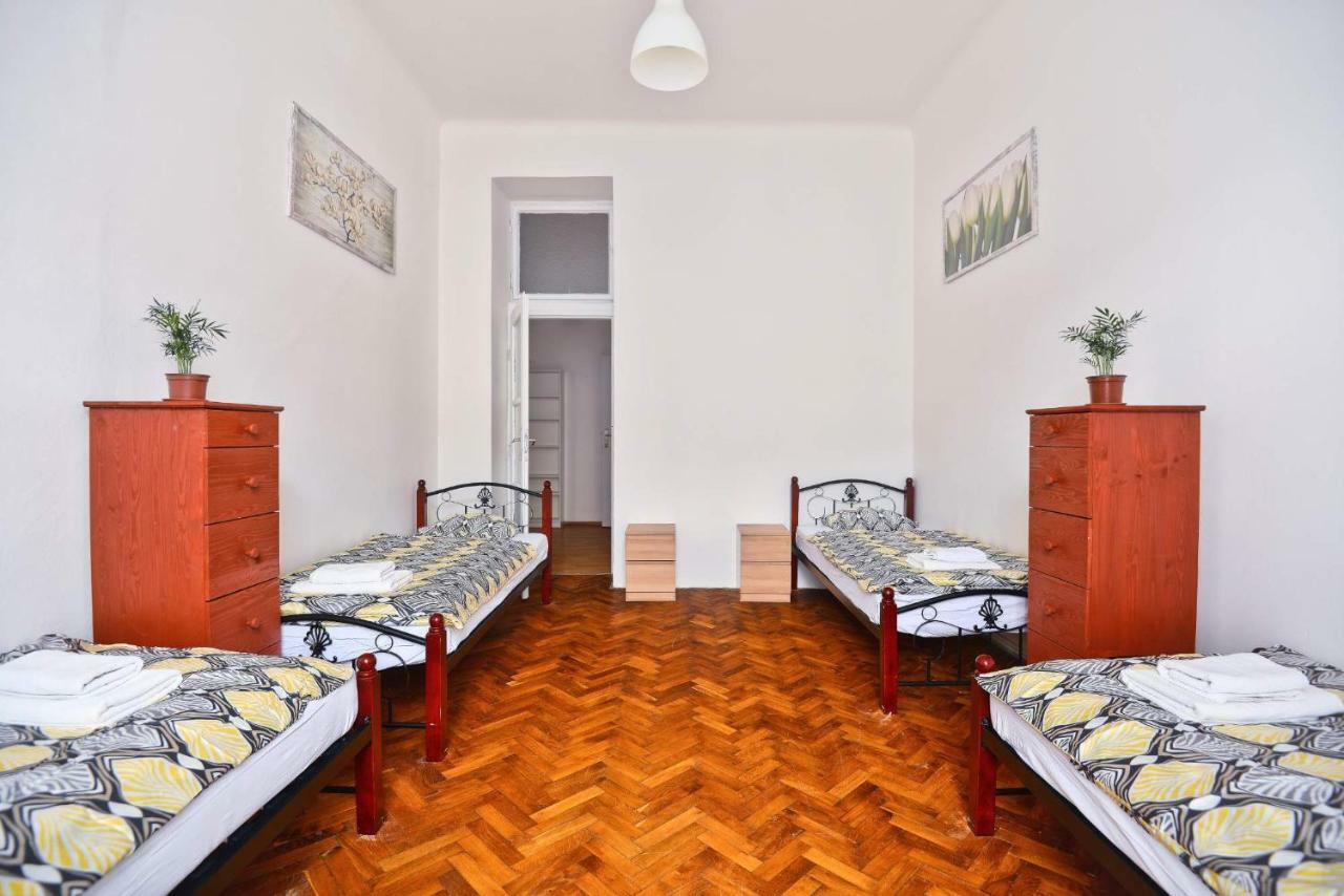 Spacious Cozy Apartments In Centre Prag Dış mekan fotoğraf